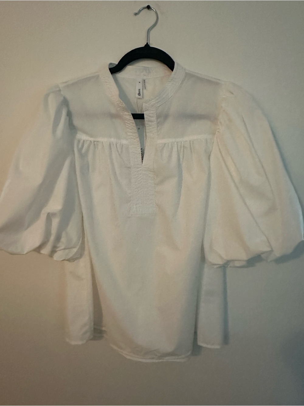 glam White Puff Sleeve Split-Neck Blouse